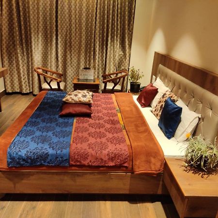 Apple Blossom Hotel Manāli Екстериор снимка