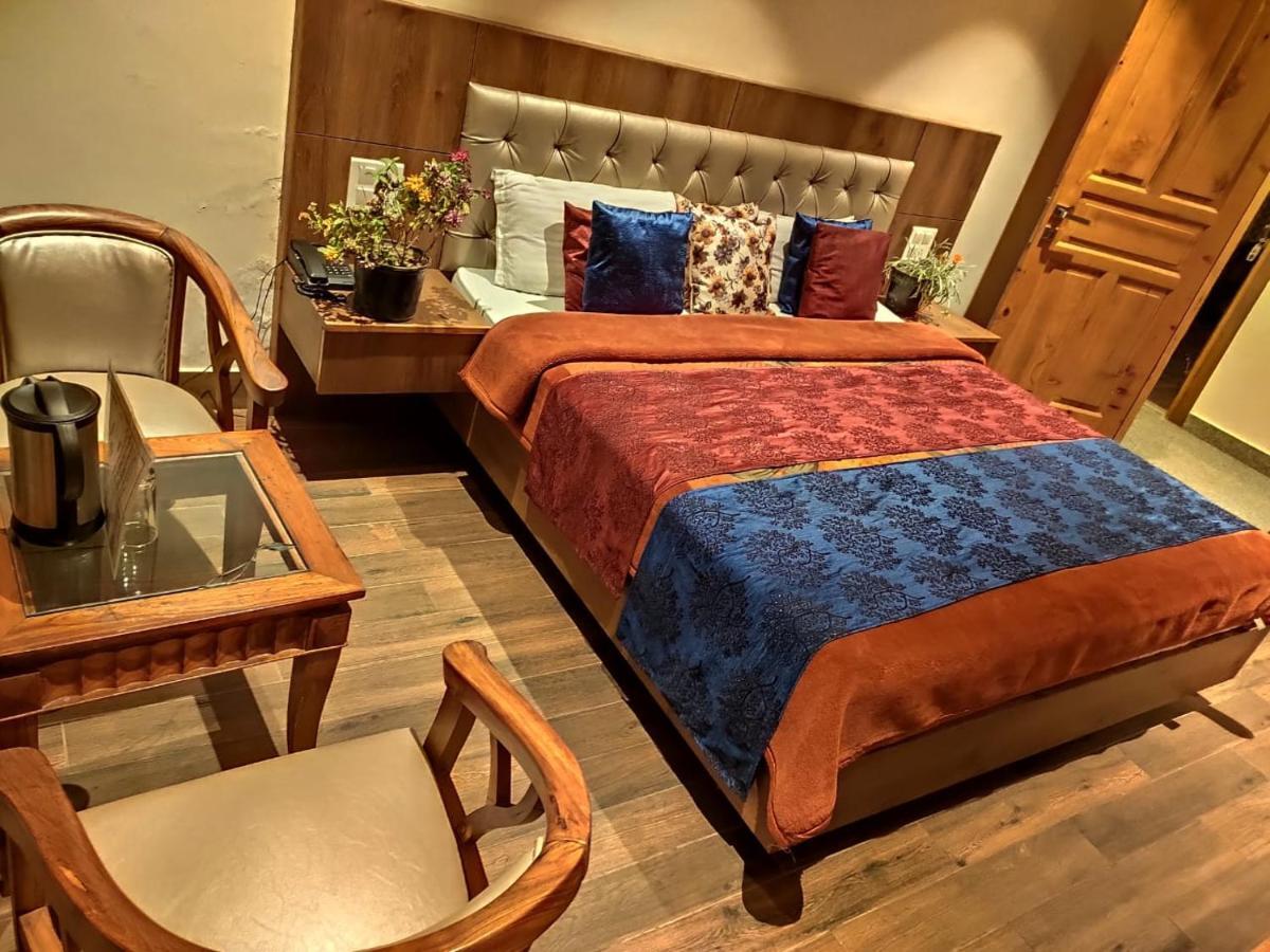Apple Blossom Hotel Manāli Екстериор снимка