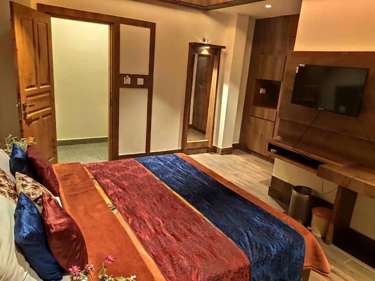 Apple Blossom Hotel Manāli Екстериор снимка