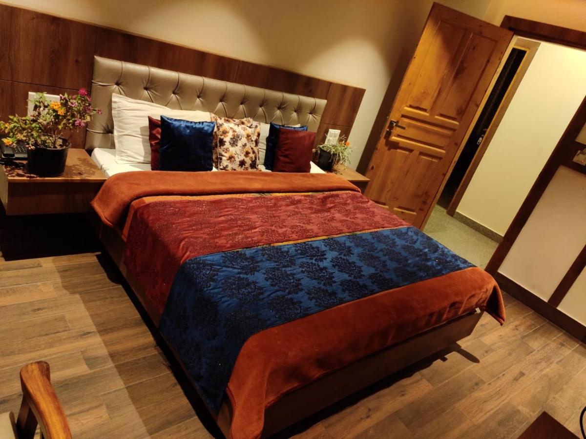 Apple Blossom Hotel Manāli Екстериор снимка