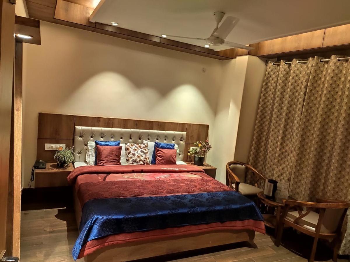 Apple Blossom Hotel Manāli Екстериор снимка