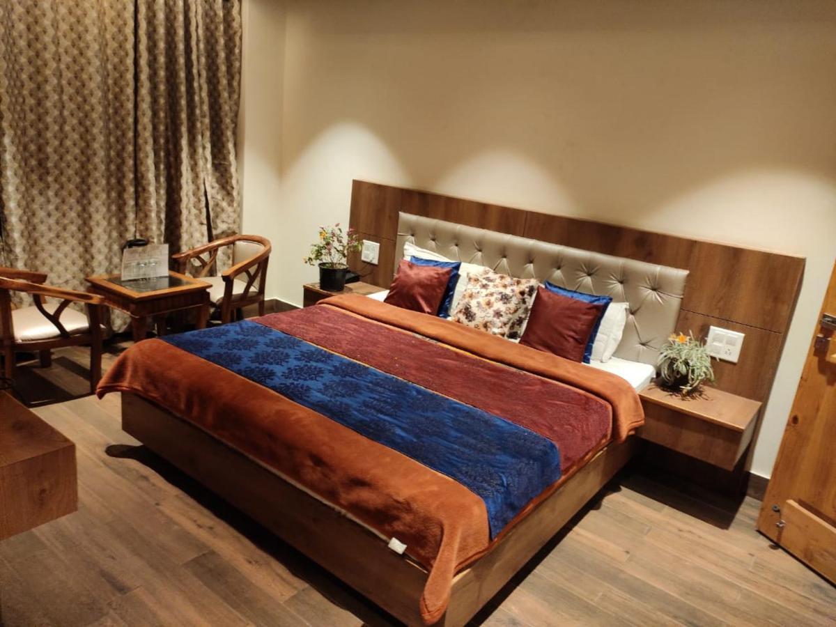 Apple Blossom Hotel Manāli Екстериор снимка