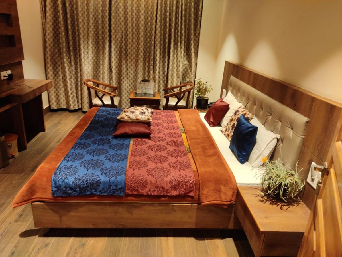 Apple Blossom Hotel Manāli Екстериор снимка