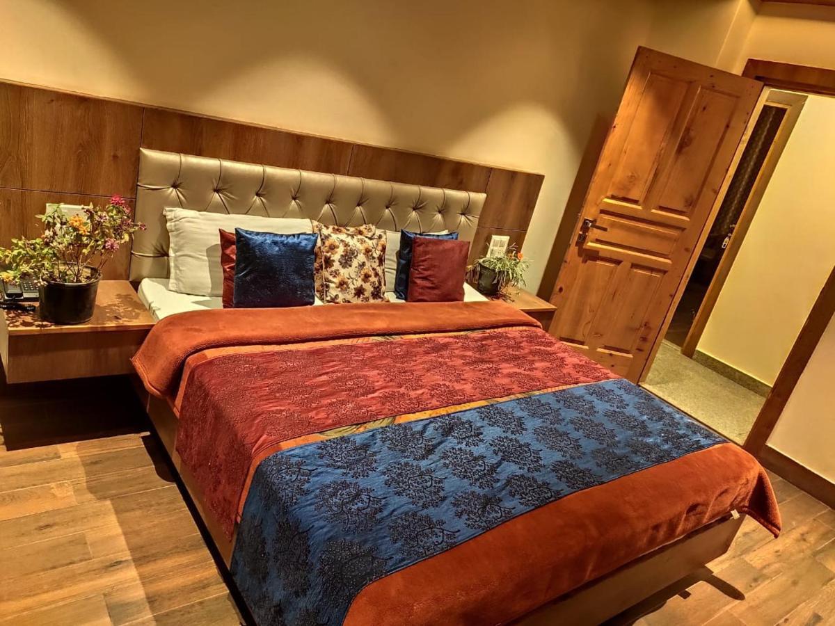 Apple Blossom Hotel Manāli Екстериор снимка