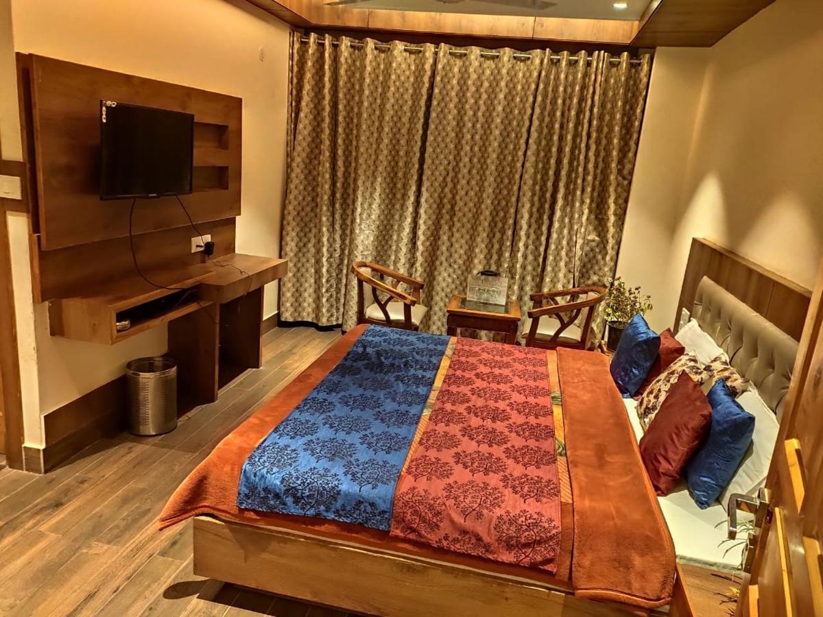 Apple Blossom Hotel Manāli Екстериор снимка