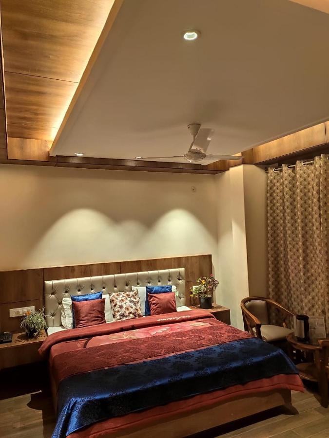 Apple Blossom Hotel Manāli Екстериор снимка
