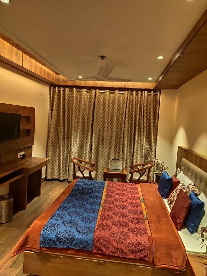 Apple Blossom Hotel Manāli Екстериор снимка