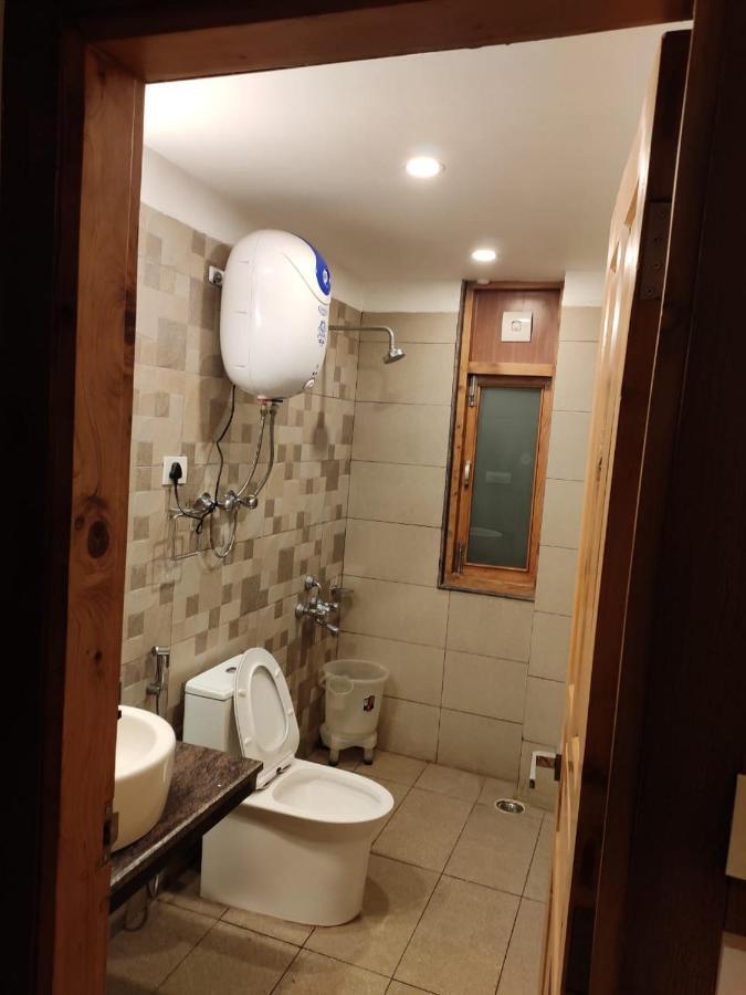 Apple Blossom Hotel Manāli Екстериор снимка