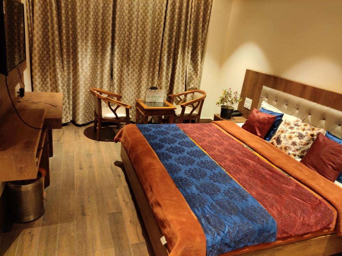 Apple Blossom Hotel Manāli Екстериор снимка