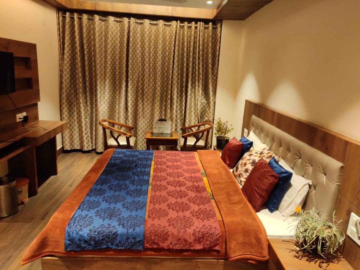 Apple Blossom Hotel Manāli Екстериор снимка
