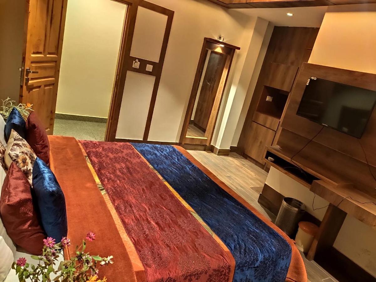 Apple Blossom Hotel Manāli Екстериор снимка