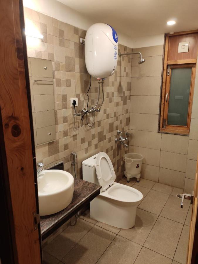 Apple Blossom Hotel Manāli Екстериор снимка